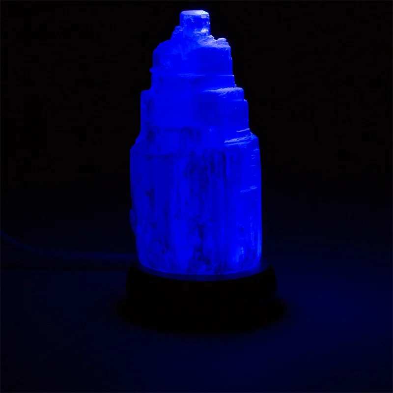 Seleniet mood lamp met blauwe LED-verlichting en houten basis voor spirituele sfeer en rust
