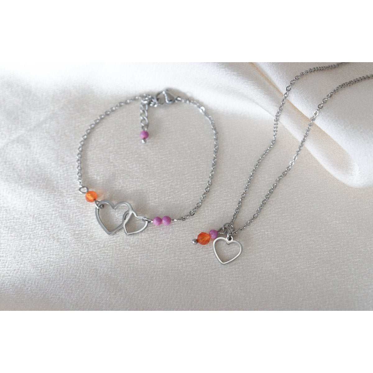 Hart ketting van zilver met lepidoliet en carneool edelsteentjes, liefdevol en moedig ontwerp