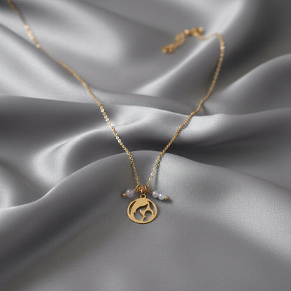 Moeder & baby ketting van stainless steel met rozenkwarts en maansteen op zacht satijn.