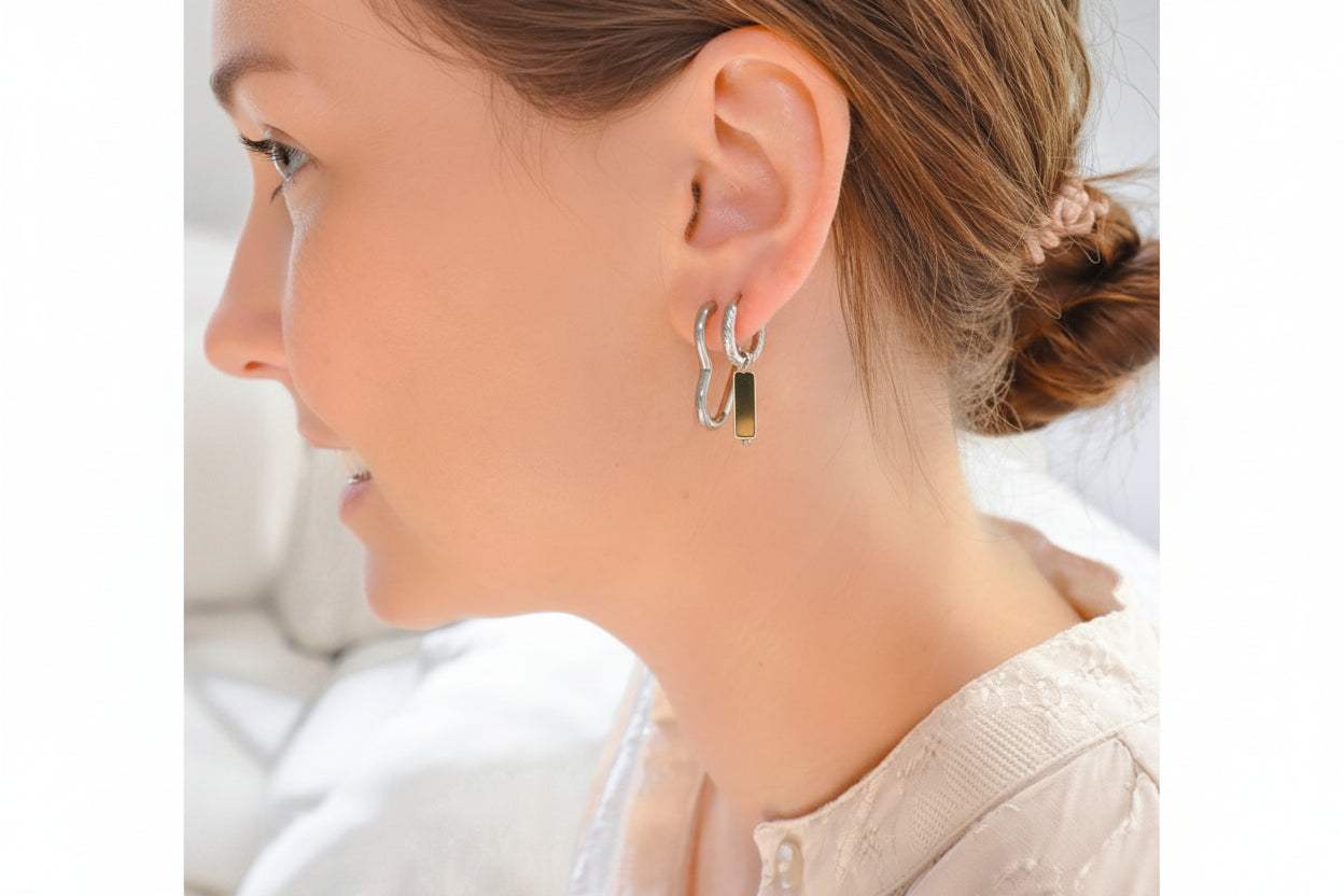 Zilveren hart oorringen van stainless steel, handgemaakt, lichtgewicht en elegant, perfect voor stijlvolle looks.