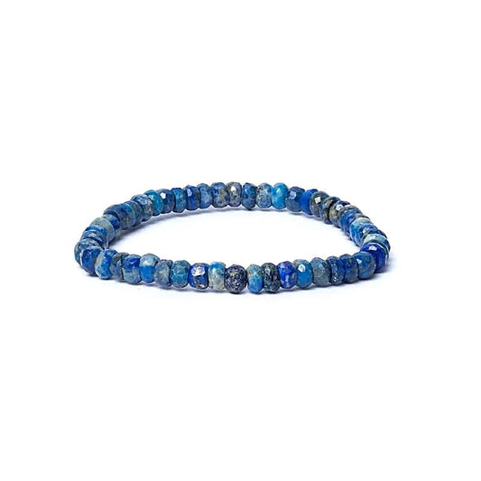 Diepblauwe facetgeslepen Lapis Lazuli armband van AA-kwaliteit, stijlvol en spiritueel, voor wijsheid en intuïtie.