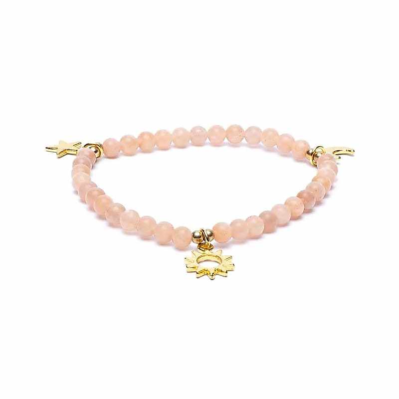 Zonnesteen armband met metalen zon, maan en sterren bedels en perzikkleurige edelstenen