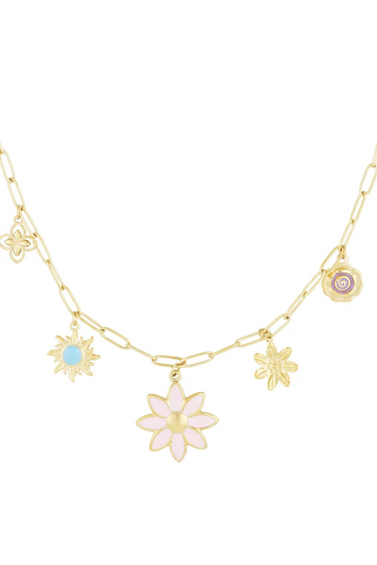 Bloom & Blink gouden RVS bedelketting met roze bloem, turquoise zon en kleurrijke emaille bedels.