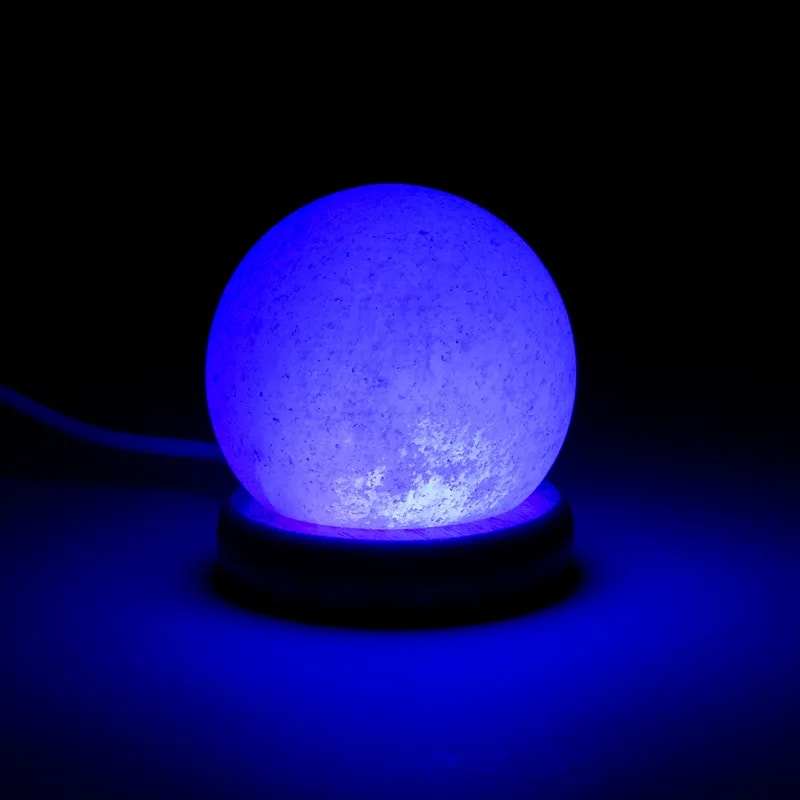 Mini Mood Zoutlamp Bol met blauwe LED verlichting en natuurlijke zoutkristal sfeerlicht