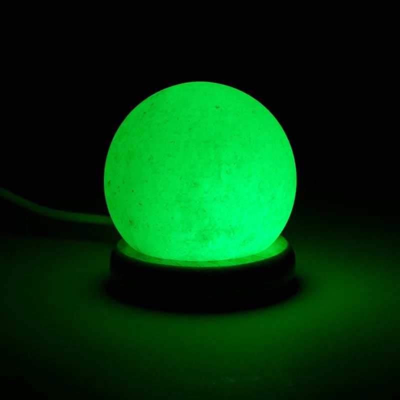 Mini Mood Zoutlamp Bol met groen LED-licht en houten basis voor zachte sfeer en ontspanning