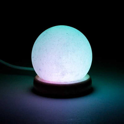 Mini Mood Zoutlamp Bol met 5 zachte LED-kleuren en USB-aansluiting voor ontspanning en magische sfeer