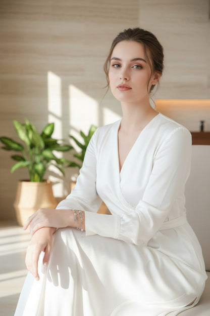 “Liefdevol geluksarmbandje gedragen om de pols”