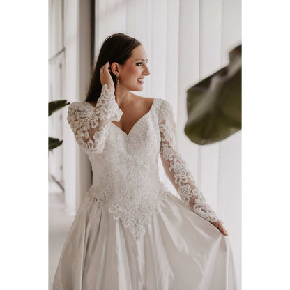 Goudkleurige stainless steel oorbellen met kristal hart, maansteen en parel, elegant en vrouwelijk design