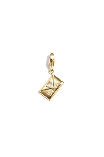Goudkleurige envelop bedel met fonkelende strasssteentjes voor een bedelarmband of bedelketting.
