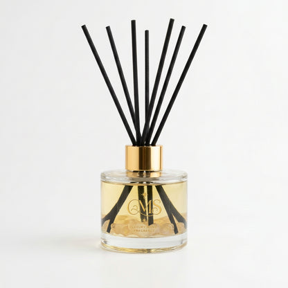 Luxe geurstokjes Goddess Aura 100 ml met Rozenkwarts edelstenen en gouden dop – Glow Mystic in Style