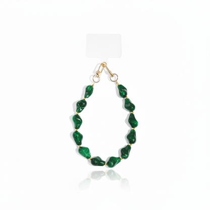 Glow Mystic in Style emerald groen acryl kralen telefoonkoord met gouden details en transparant inlegplaatje op witte achtergrond