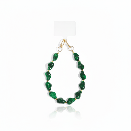 Glow Mystic in Style emerald groen acryl kralen telefoonkoord met gouden details en transparant inlegplaatje op witte achtergrond