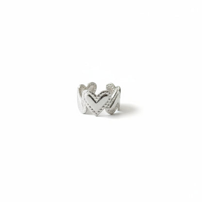 Zilveren verstelbare hart ring Amour van hoogwaardig RVS op een witte achtergrond van Glow Mystic in Style