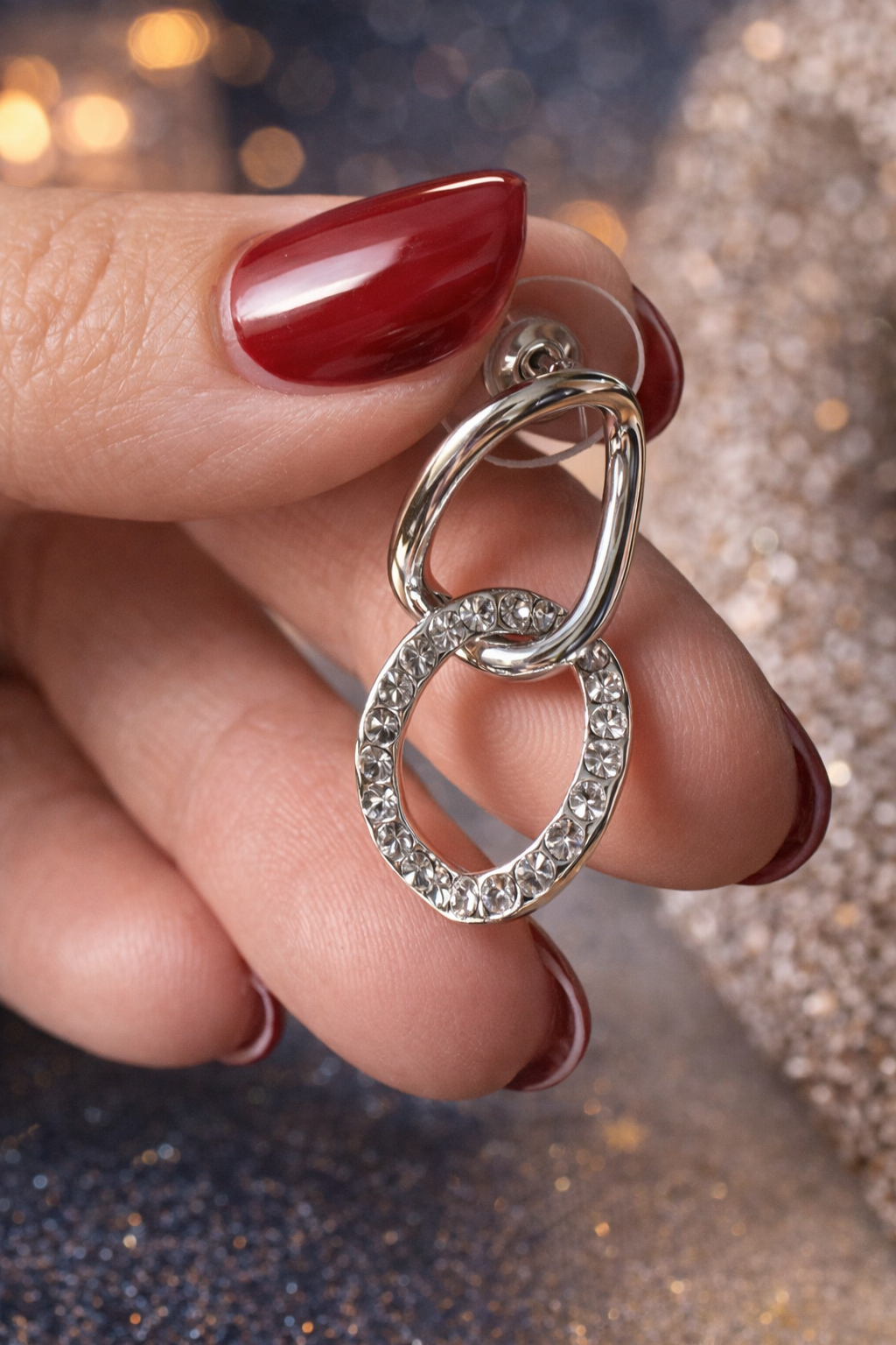 “Trendy zilveren oorbellen met kristallen, minimal chic sieraden must-have 2026
