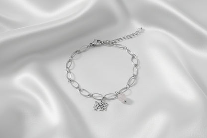 Super Mom armband met rozenkwarts op zijde achtergrond