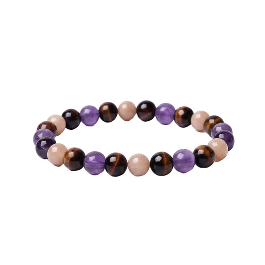Glow Mystic in Style luxe edelsteen armband met afwisselende kralen van Amethist, Tijgeroog en Zonnesteen, zijaanzicht op witte achtergrond.