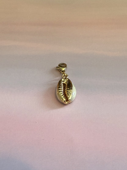 Gouden RVS schelp bedel met witte schelp voor bedelarmband of ketting - Glow Mystic in Style