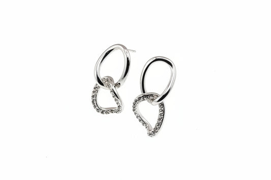 Zilveren Oval Sparkle Oorbellen – RVS op een witte achtergrond